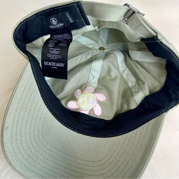 Volcom green smiley face baseball cap, women’s - Picture 3 of 3